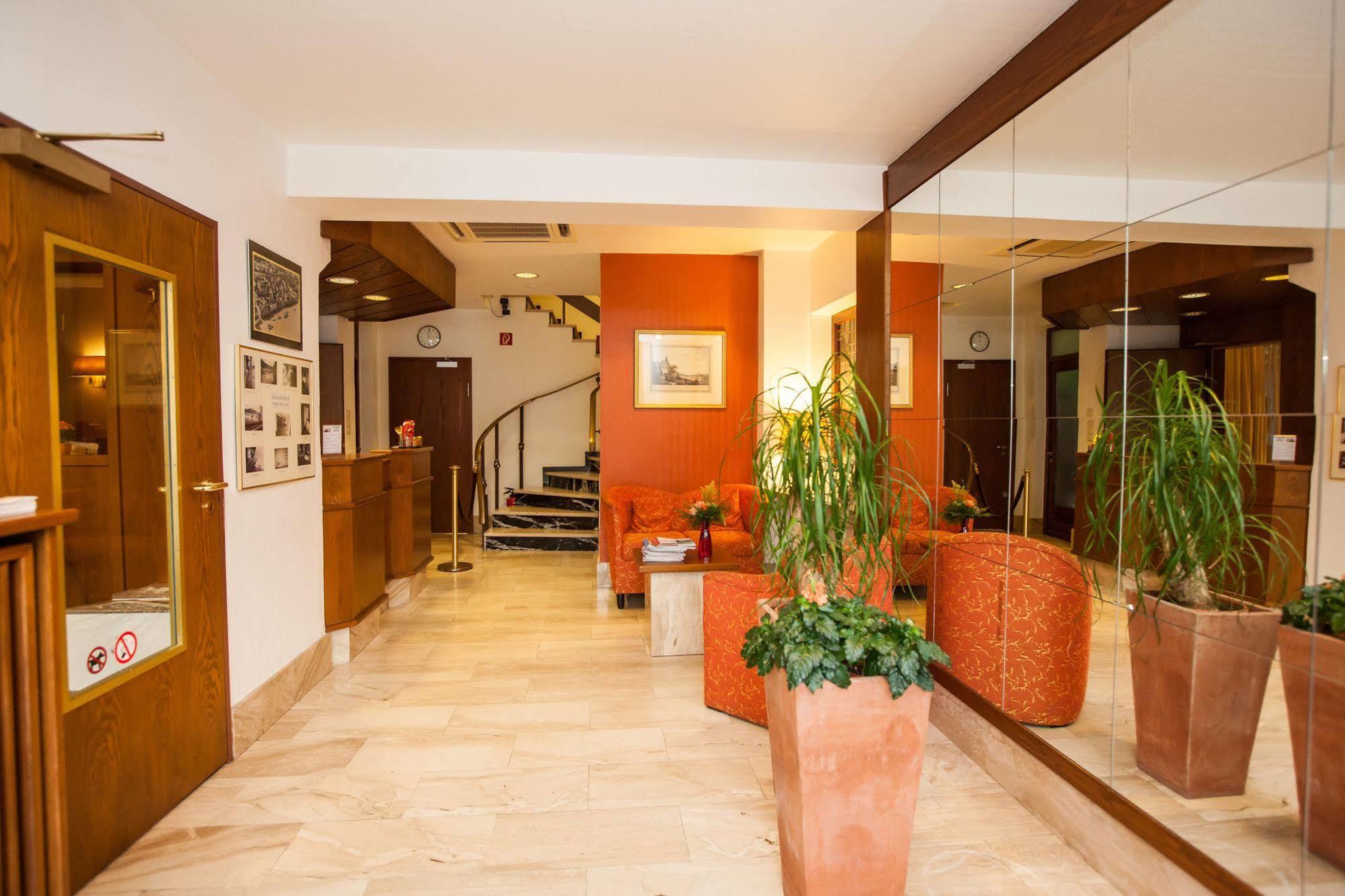 Hotel Garni Guenther Boppard Buitenkant foto